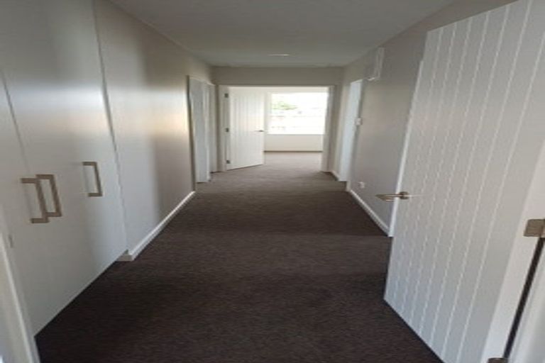 Photo of property in 5 Craig Place, Redwood, Christchurch, 8051