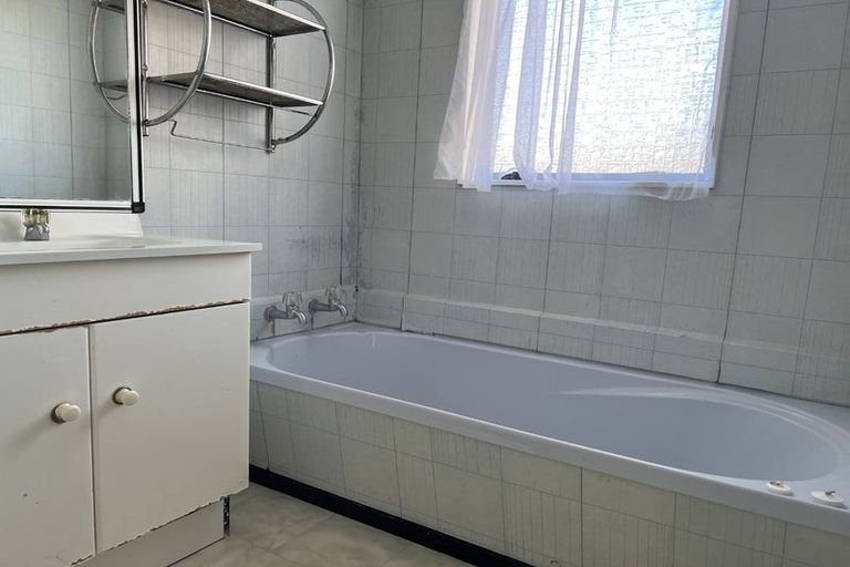 Photo of property in 23 Jasmine Grove, Maungaraki, Lower Hutt, 5010