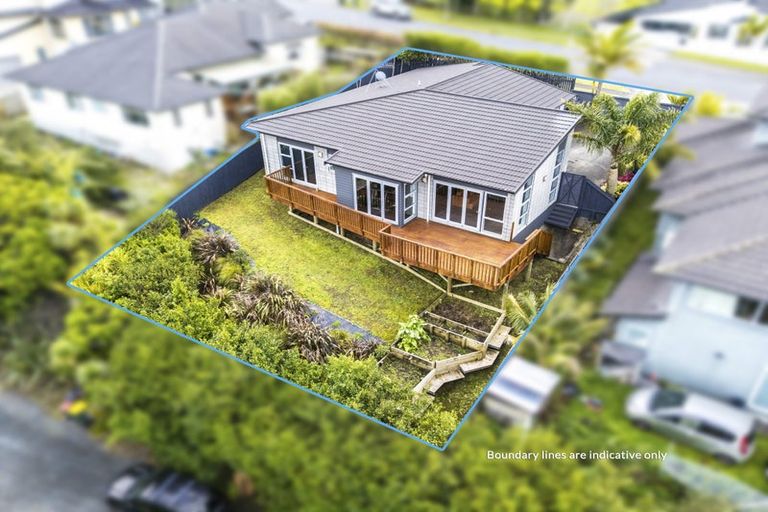 Photo of property in 94 Lake Panorama Drive, Henderson Valley, Auckland, 0612