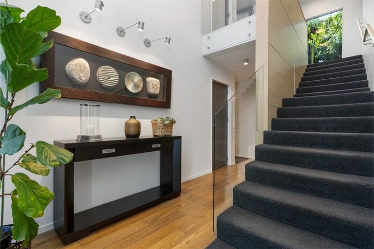 Photo of property in 9 Allom Lane, Cashmere, Christchurch, 8022