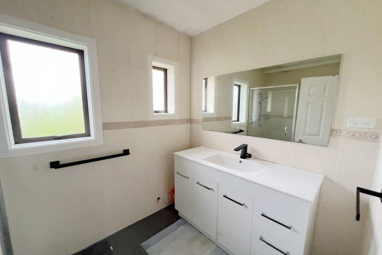 Photo of property in 196 Robertson Road, Mangere East, Auckland, 2024