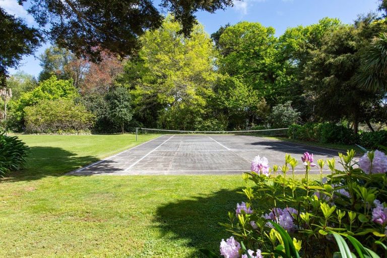 Photo of property in 6 Totara Road, Kumeroa, Woodville, 4997