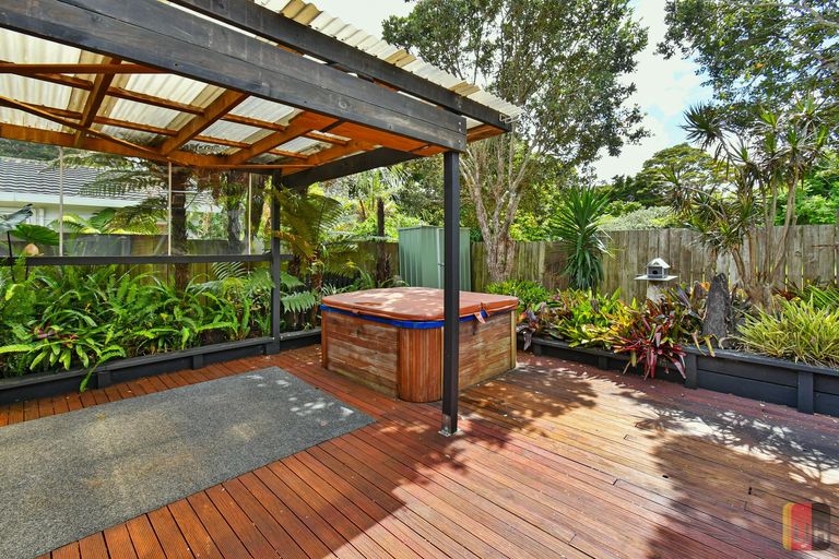 Photo of property in 13a Collie Street, Hillpark, Auckland, 2102