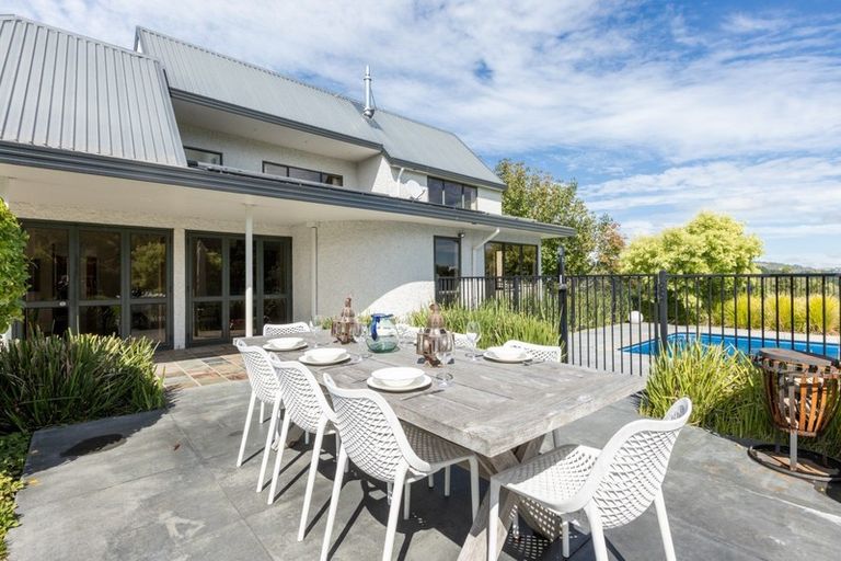 Photo of property in 4 Tauroa Valley, Havelock North, 4130