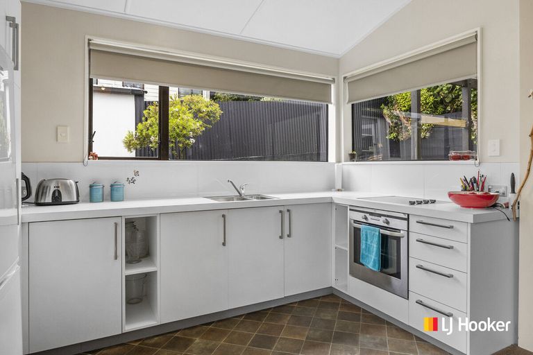 Photo of property in 11 Aitken Place, Mornington, Dunedin, 9011