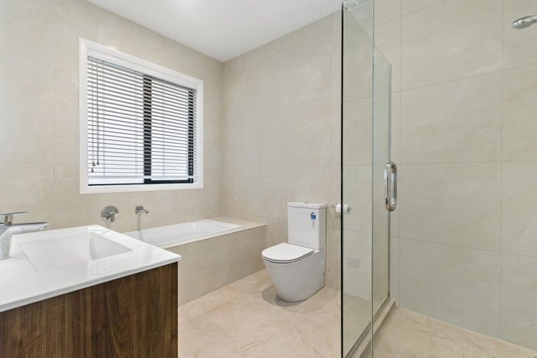 Photo of property in 19 Pacific Heights Road, Orewa, 0931
