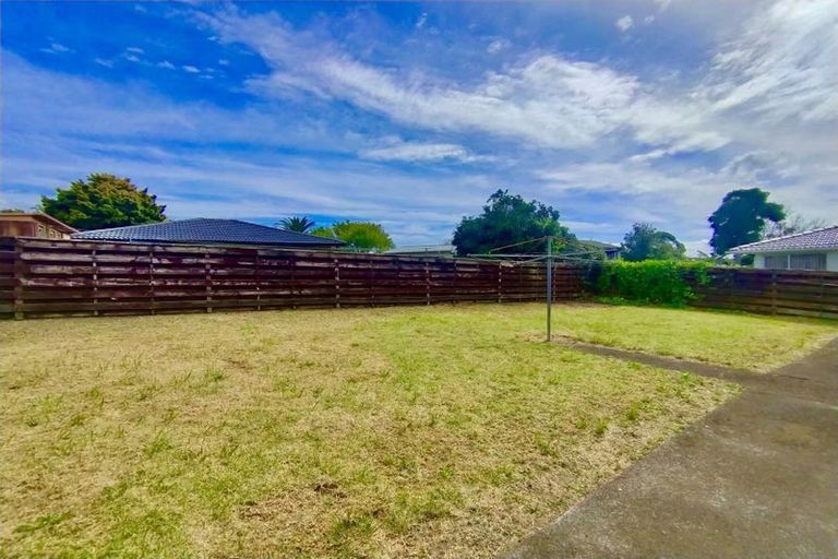 Photo of property in 2/19 Charntay Avenue, Clover Park, Auckland, 2019