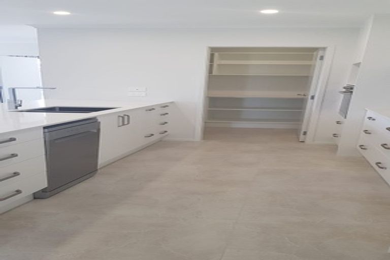 Photo of property in 24 Sando Way, One Tree Point, 0118