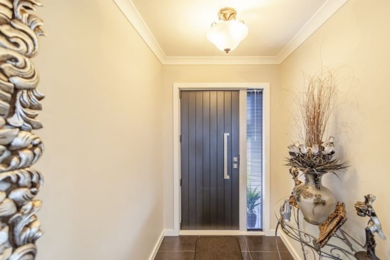 Photo of property in 15 Aspiring Drive, Poraiti, Napier, 4112