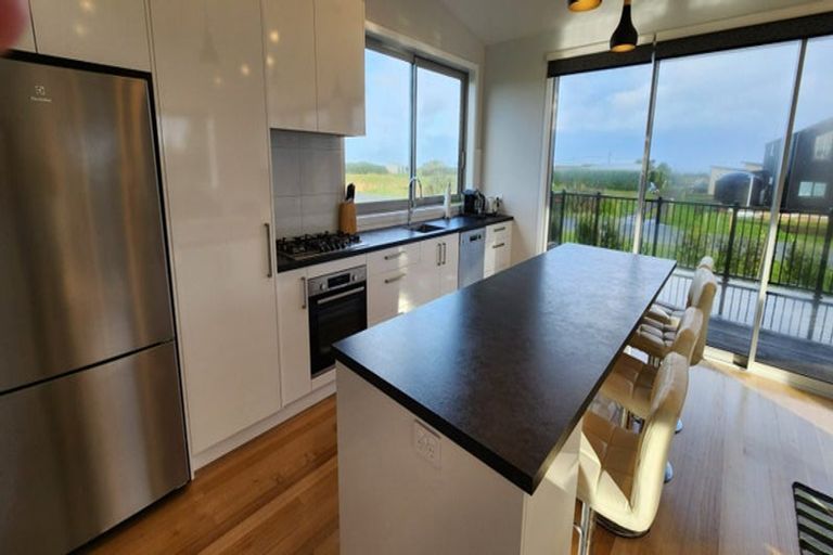 Photo of property in 58 Anglers Avenue, Warea, New Plymouth, 4381