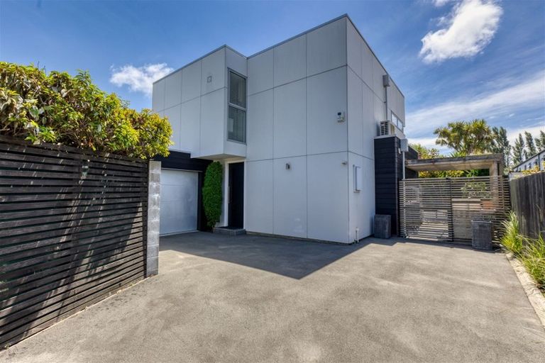 Photo of property in 71 Clare Road, St Albans, Christchurch, 8014