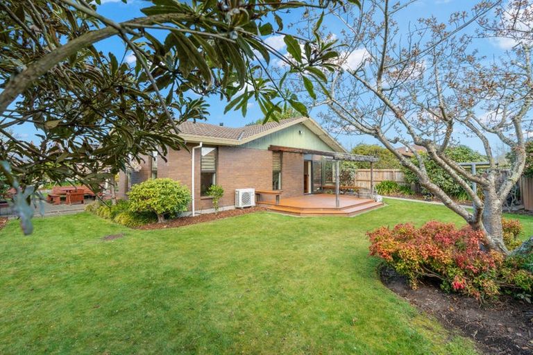 Photo of property in 25b Hawkswood Place, Avonhead, Christchurch, 8042