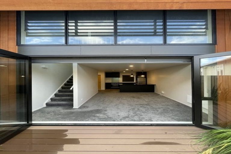 Photo of property in 1/7 Wha Street, Lyall Bay, Wellington, 6022