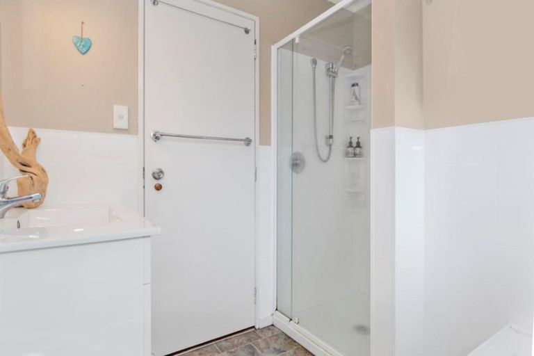 Photo of property in 6b Seymour Place, Bellevue, Tauranga, 3110