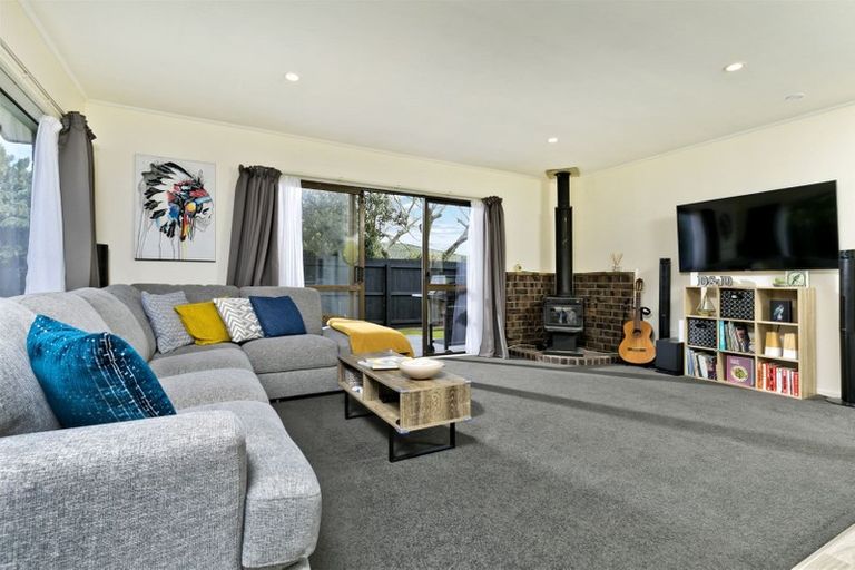 Photo of property in 1/4 Ti Nana Crescent, Henderson, Auckland, 0610