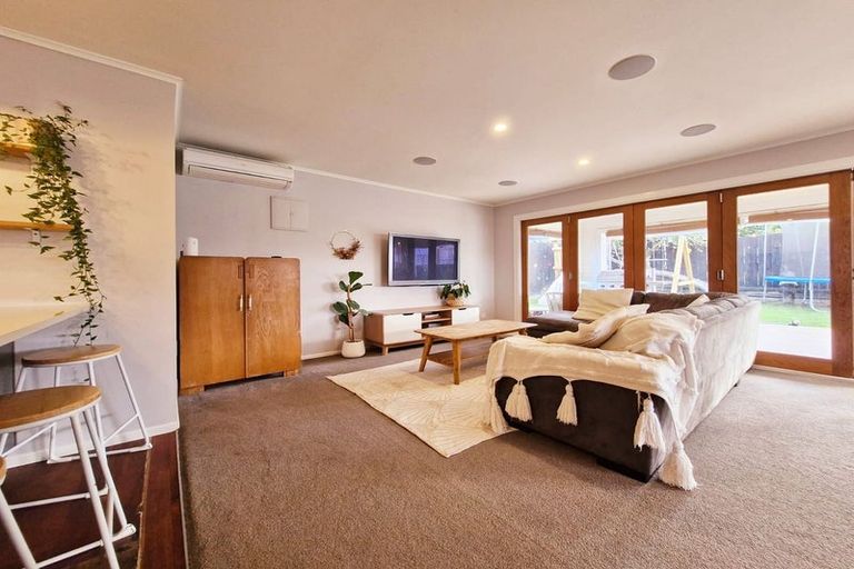 Photo of property in 53 Sunnyside Road, Sunnyvale, Auckland, 0612