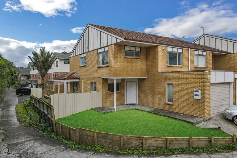 Photo of property in 1/17 Charlenne Close, Ranui, Auckland, 0612