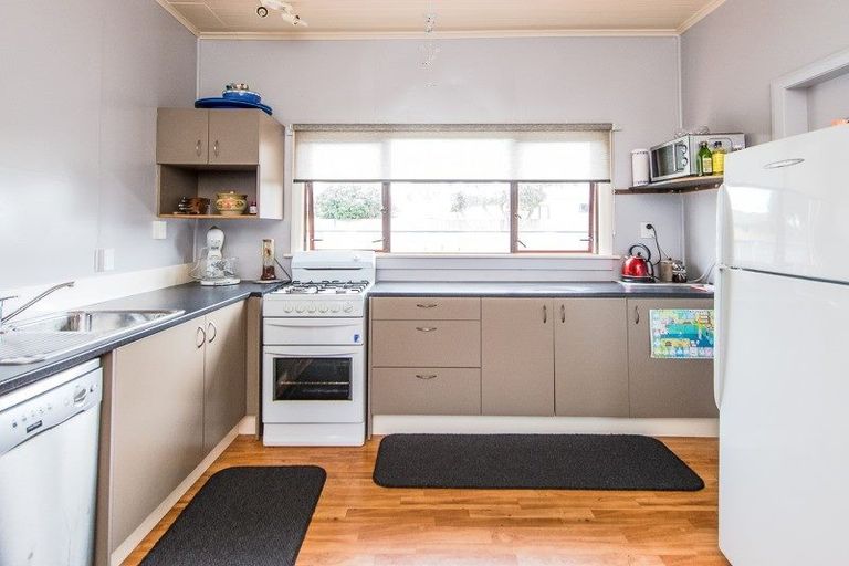 Photo of property in 51 Bamber Street, Castlecliff, Whanganui, 4501