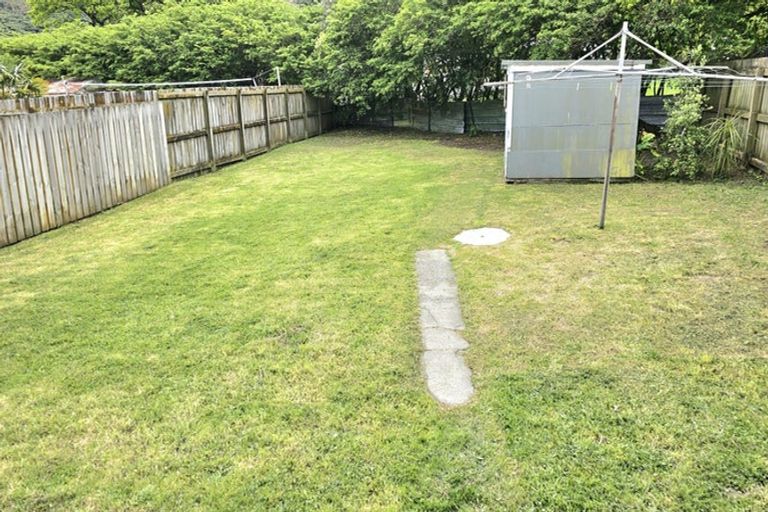 Photo of property in 3 Reuben Grove, Naenae, Lower Hutt, 5011