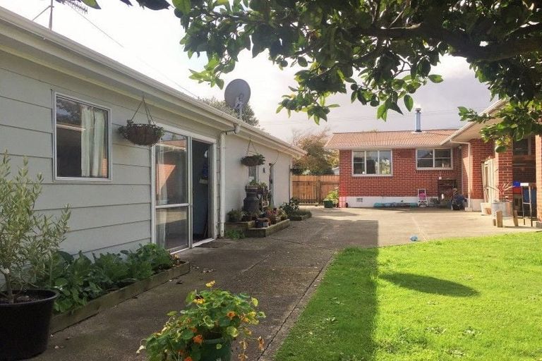 Photo of property in 24 Liverpool Street, Levin, 5510