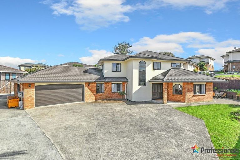 Photo of property in 36 Piper Place, Goodwood Heights, Auckland, 2105