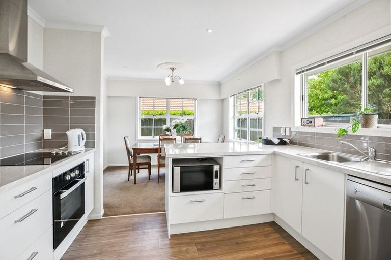 Photo of property in 27 Howden Road, Fairfield, Hamilton, 3214