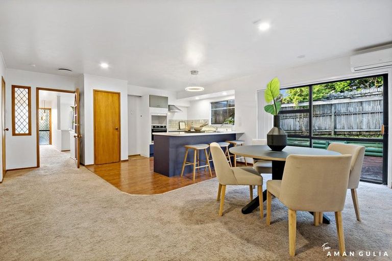 Photo of property in 40 Pigeon Mountain Road, Half Moon Bay, Auckland, 2012