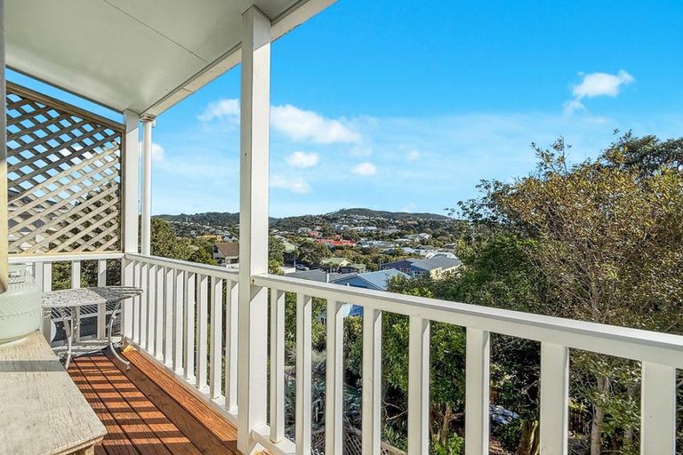 Photo of property in 97 Northland Road, Northland, Wellington, 6012