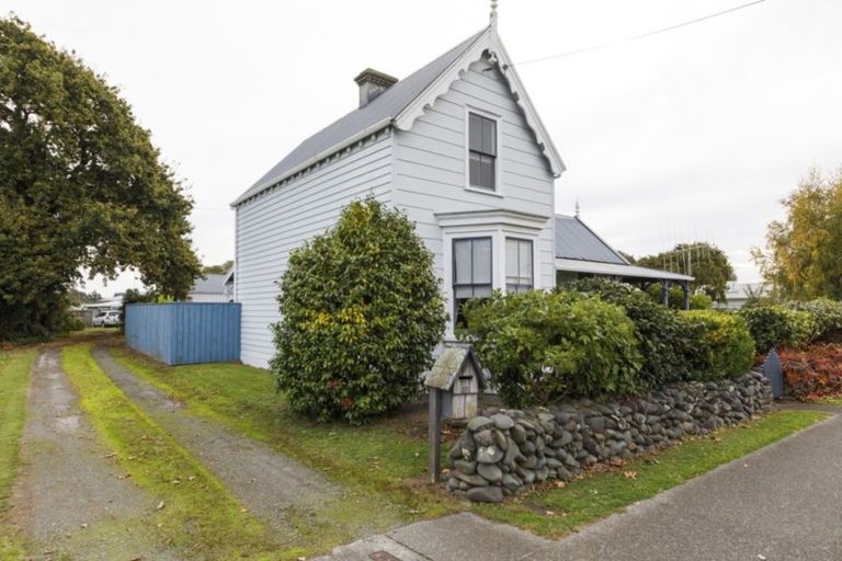 Photo of property in 15 Daniell Street, Bulls, 4818