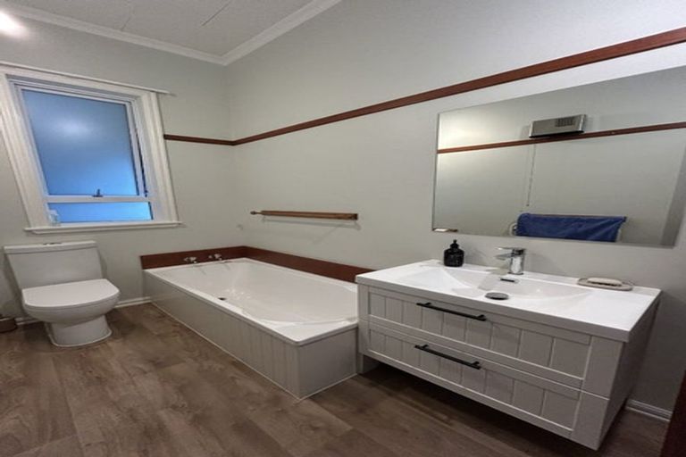 Photo of property in 10 Cambridge Terrace, Masterton, 5810