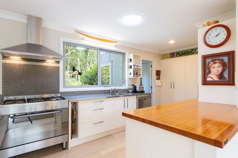 Photo of property in 100 Leinster Avenue, Raumati South, Paraparaumu, 5032