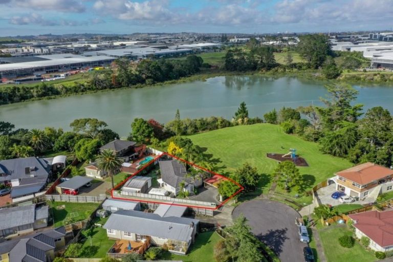 Photo of property in 12 Raewyn Place, Pakuranga, Auckland, 2010