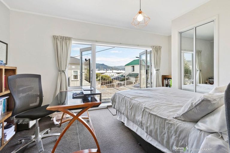 Photo of property in Mcfarlane Mews, 2/2 Mcfarlane Street, Mount Victoria, Wellington, 6011