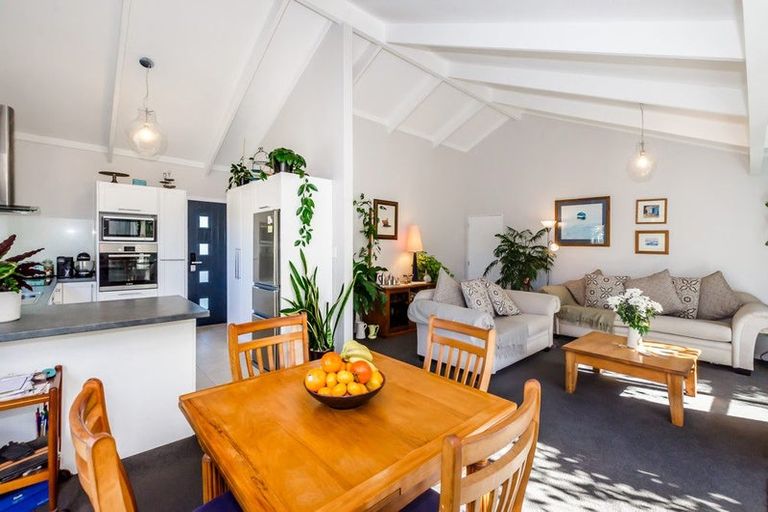 Photo of property in 34 Olive Terrace, Paraparaumu Beach, Paraparaumu, 5032