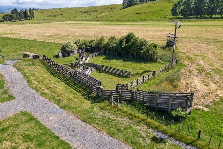 Photo of property in 11 Ahiaruhe Road, Ahiaruhe, Carterton, 5792