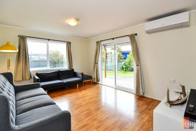 Photo of property in 2/15 Winiata Terrace, Papakura, 2110