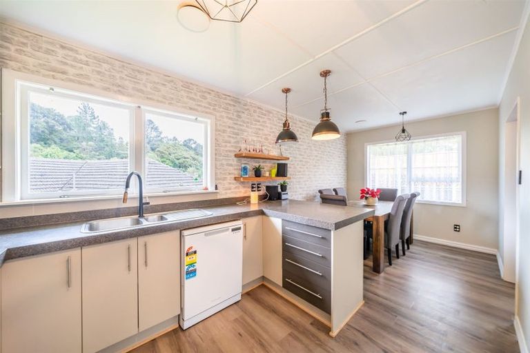 Photo of property in 3 Gawler Grove, Wainuiomata, Lower Hutt, 5014