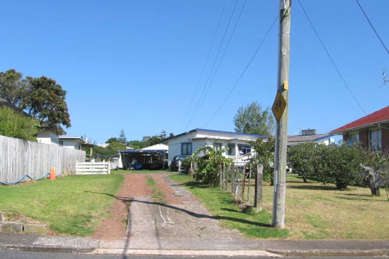 Photo of property in 2 Blease Street, New Lynn, Auckland, 0600