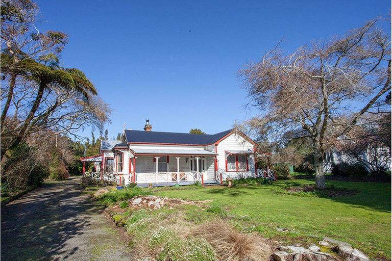 Photo of property in 6 Inland Road North, Tikorangi, Waitara, 4383