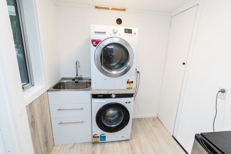 Photo of property in 30c Collins Avenue, Tawa, Wellington, 5028