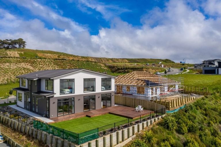 Photo of property in 22 Waitaria Terrace, Aotea, Porirua, 5024