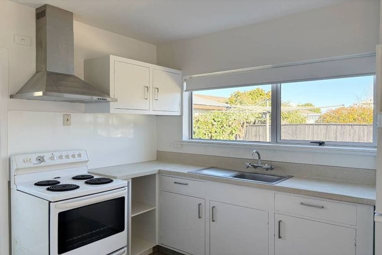 Photo of property in 2/73 Harewood Road, Papanui, Christchurch, 8053