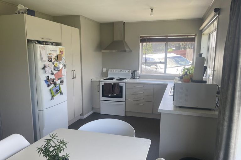 Photo of property in 15a Colchester Crescent, Newlands, Wellington, 6037