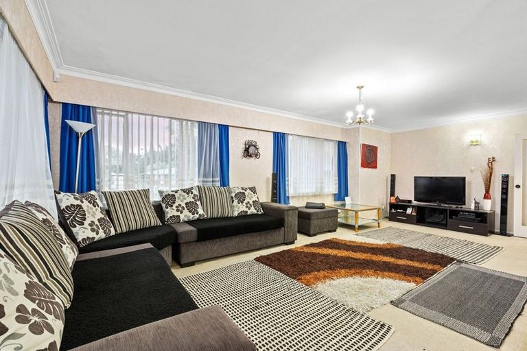 Photo of property in 24 Hartley Terrace, Massey, Auckland, 0614