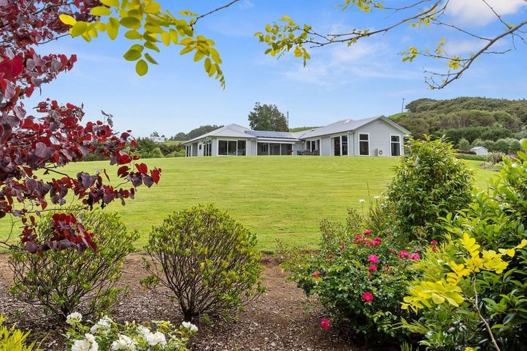 Photo of property in 101 Monowai Road, Wainui, Silverdale, 0994