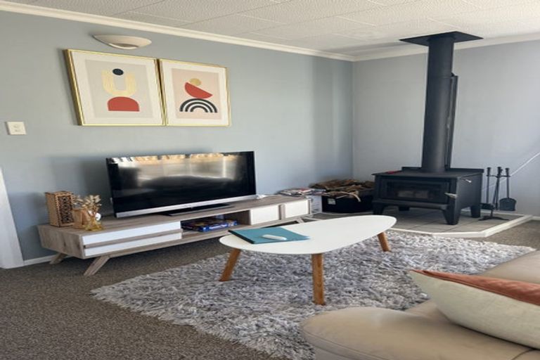 Photo of property in 28 Esther Street, Martinborough, 5711