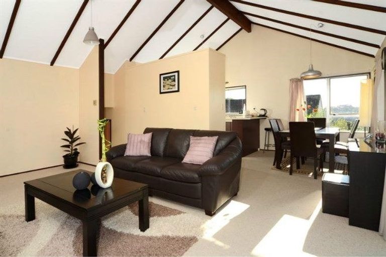 Photo of property in 2/81 Manuka Road, Bayview, Auckland, 0629