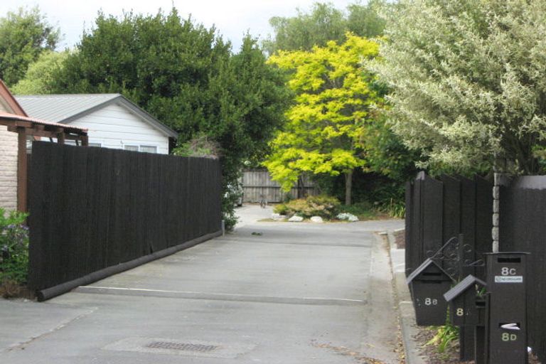 Photo of property in 8b Kruse Place, Redwood, Christchurch, 8051
