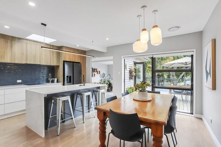 Photo of property in 8 Jays Road, Titirangi, Auckland, 0604