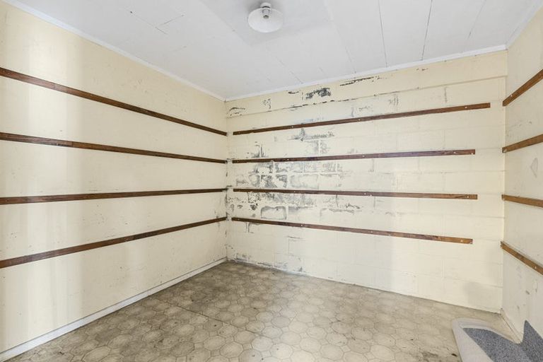 Photo of property in 15 Clifton Drive, Waitara, 4320
